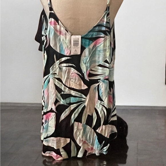 Torrid Black and Multicolor Leaf Print Camisole NWT - Picture 3 of 5